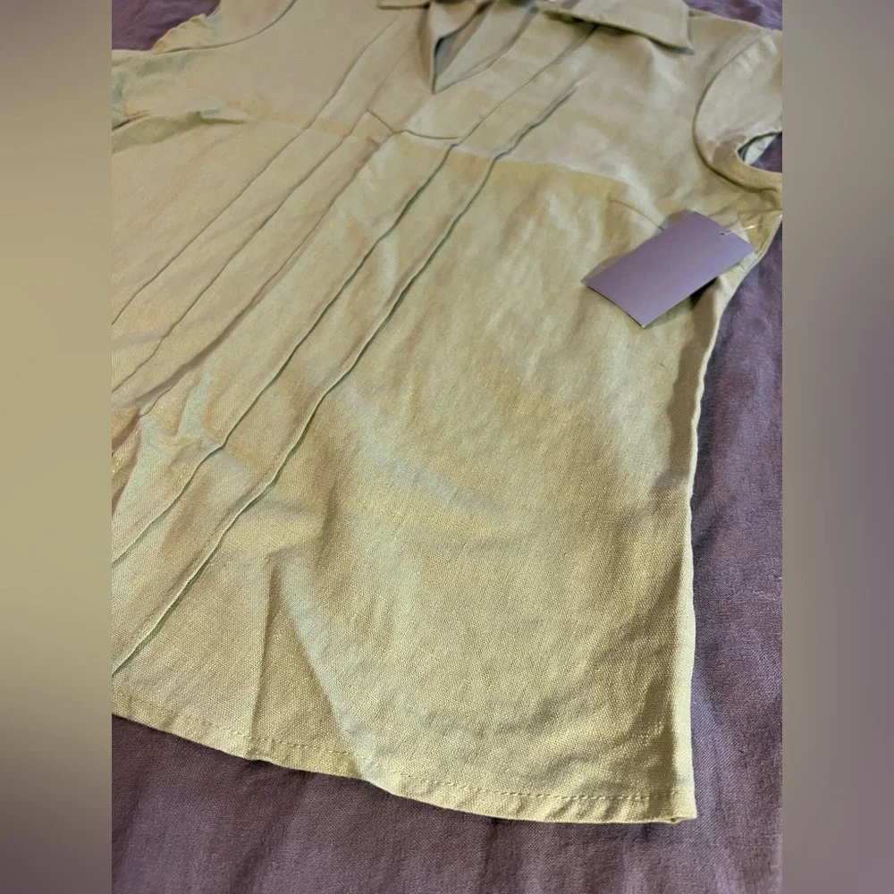 Buttons — Vintage Linen Blend Cap Sleeve Top - Picture 4 of 6